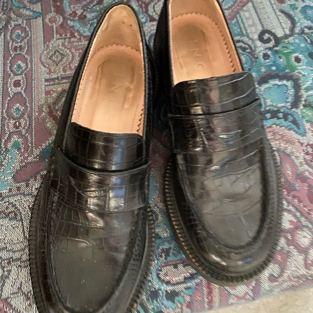 Classic Black Crocodile-Embossed Loafers